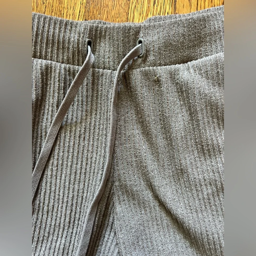 Ali Muse Ribbed Hoodie & Jogger Set - Picture 5 of 10